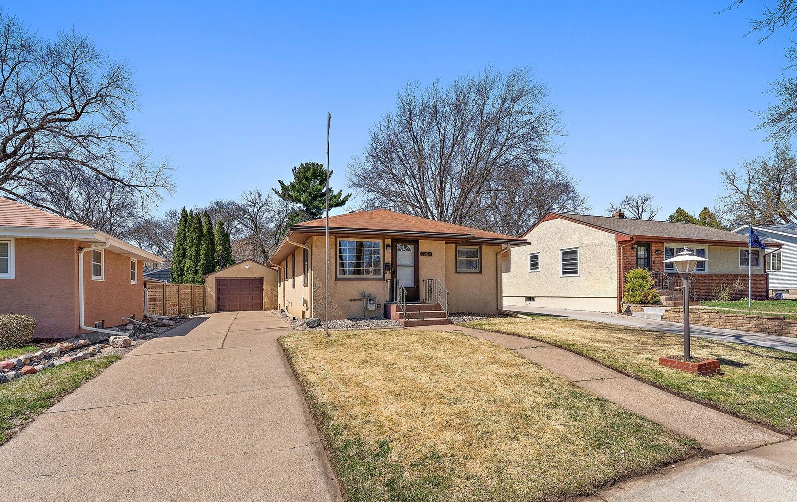 Property Photo:  1287 Calumet Avenue  MN 55118 