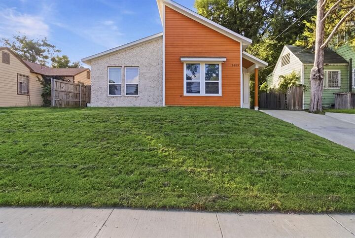 Property Photo:  2603 Pine Street  TX 75215 