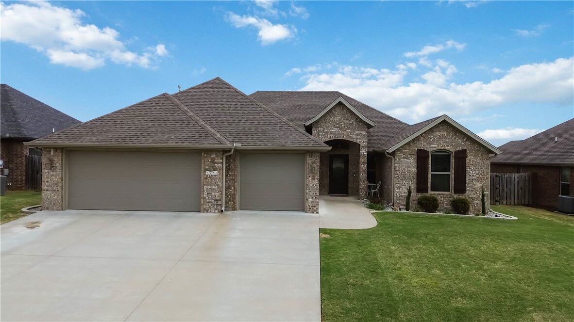 Property Photo: 1213 Bradley Street AR 72719