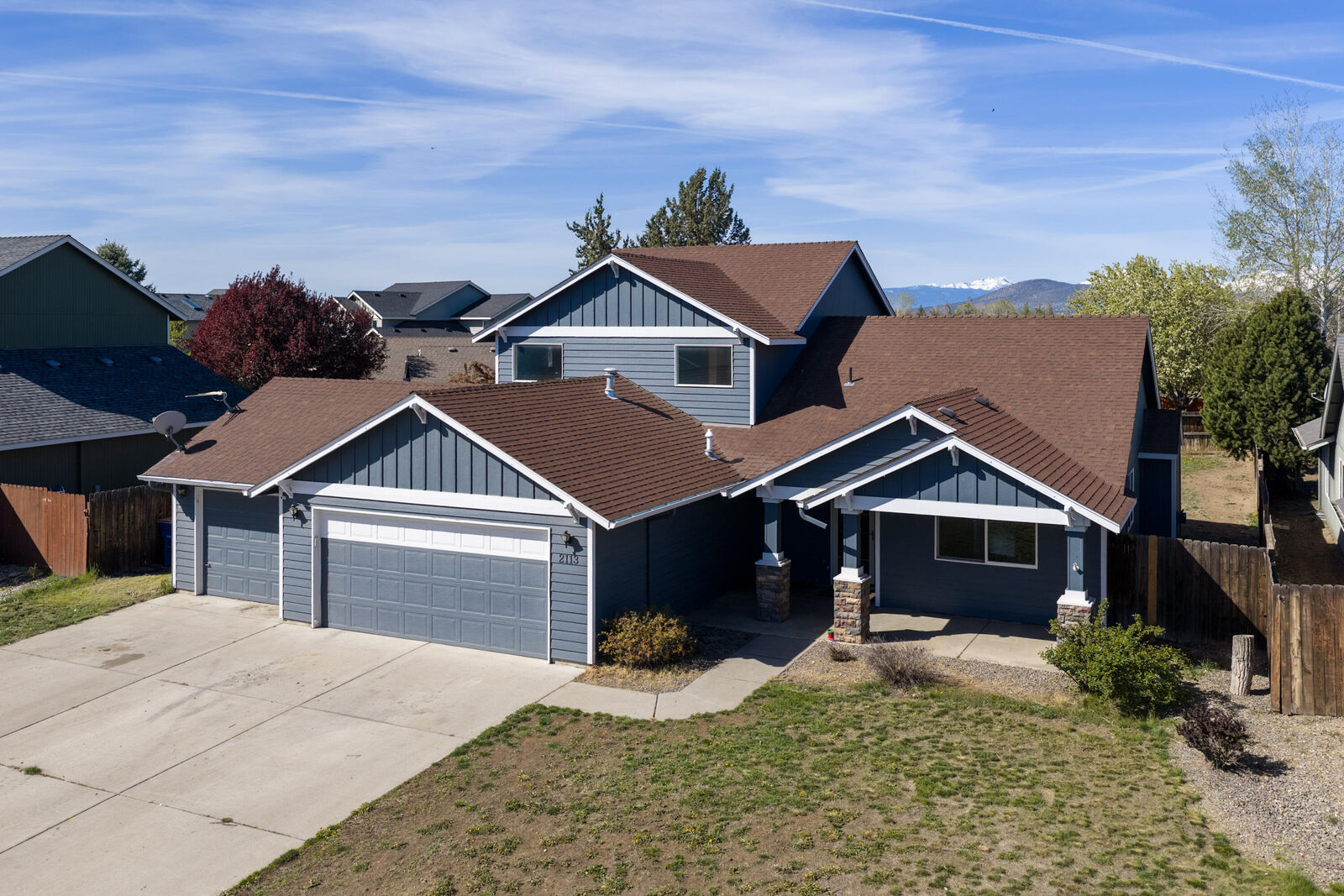Property Photo:  2113 NW 22nd Street  OR 97756 