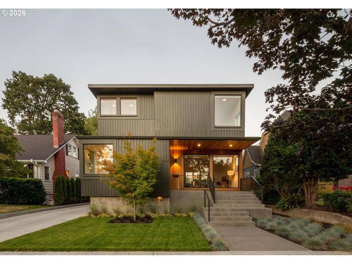 Property Photo:  3122 NE 44th Ave  OR 97213 