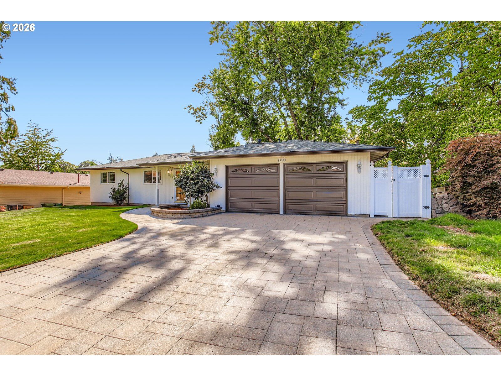 Property Photo:  13541 SW 63rd Pl  OR 97219 