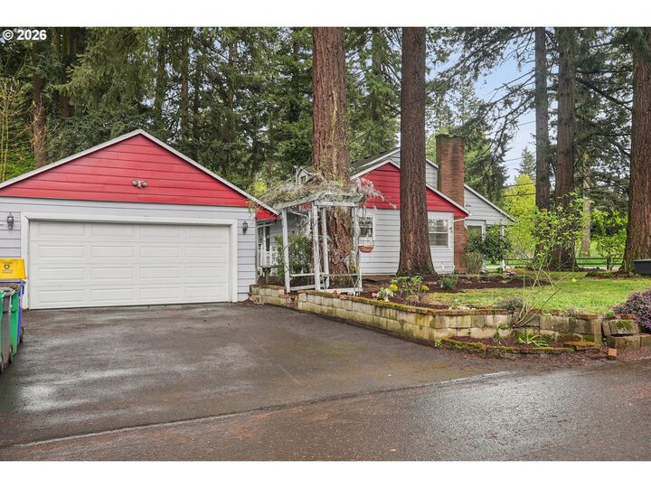 Property Photo:  14005 NE Halsey St  OR 97230 