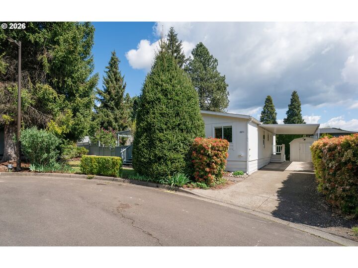 Property Photo:  8851 SE Shadow Brook Ct Sp #85  OR 97015 