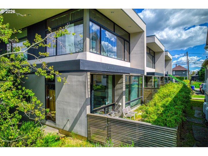 Property Photo:  4056 N Vancouver Ave  OR 97227 