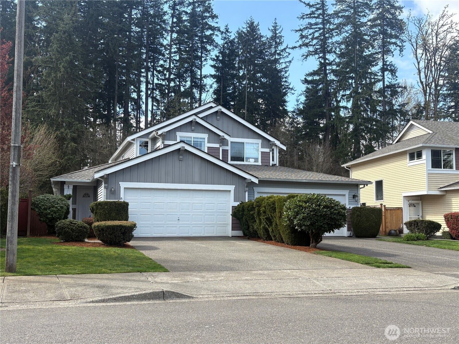 Property Photo:  22933 SE 241st Place 22933  WA 98038 
