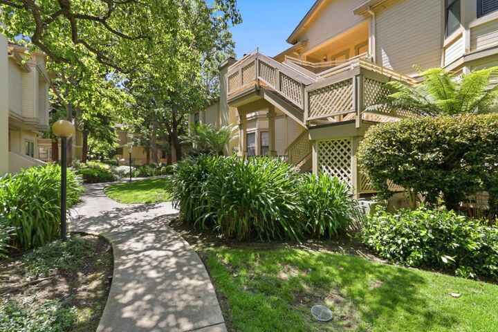 Property Photo:  979 La Mesa Terrace Apt D  CA 94086 