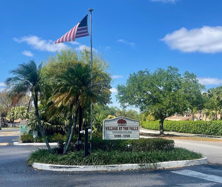 Property Photo:  13100 SW 92nd Ave A-Ph11  FL 33176 