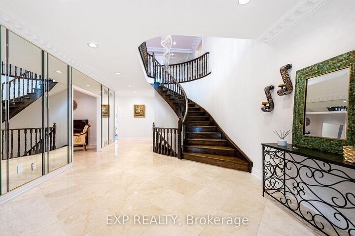 Property Photo: 29 Northgate Crescent ON L4B 2K8
