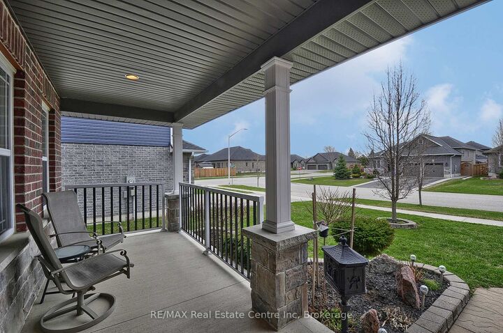 Property Photo: 82 Curtis Street S ON N0J 1M0