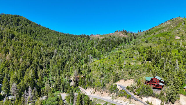 Property Photo:  655 Matterhorn Dr  UT 84098 