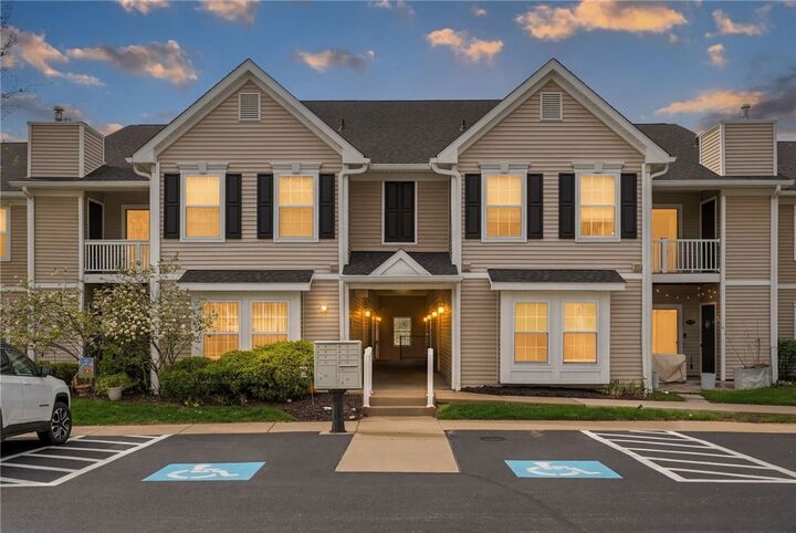 Property Photo:  1006 Lenox Oval  PA 15237 