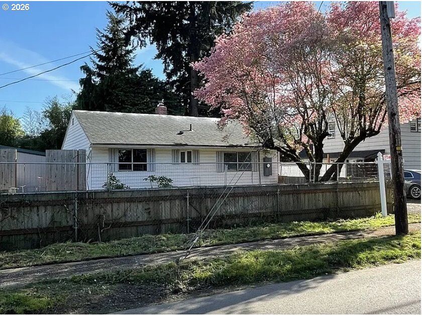 Property Photo:  3505 E 13th St  WA 98661 