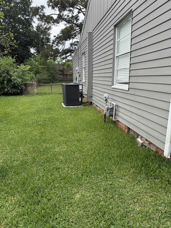 Property Photo:  2909 Boyd Ave  TX 77619 