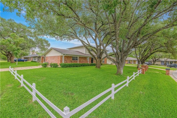 Property Photo:  1314 Broadmoor Drive  TX 77802 