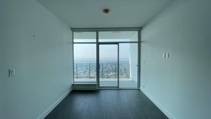 Property Photo: 6511 Sussex Avenue 2505 BC V5H 0K5
