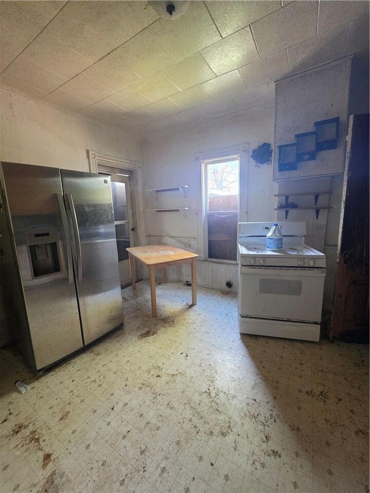 Property Photo:  406 Jefferson Street  NY 14904 