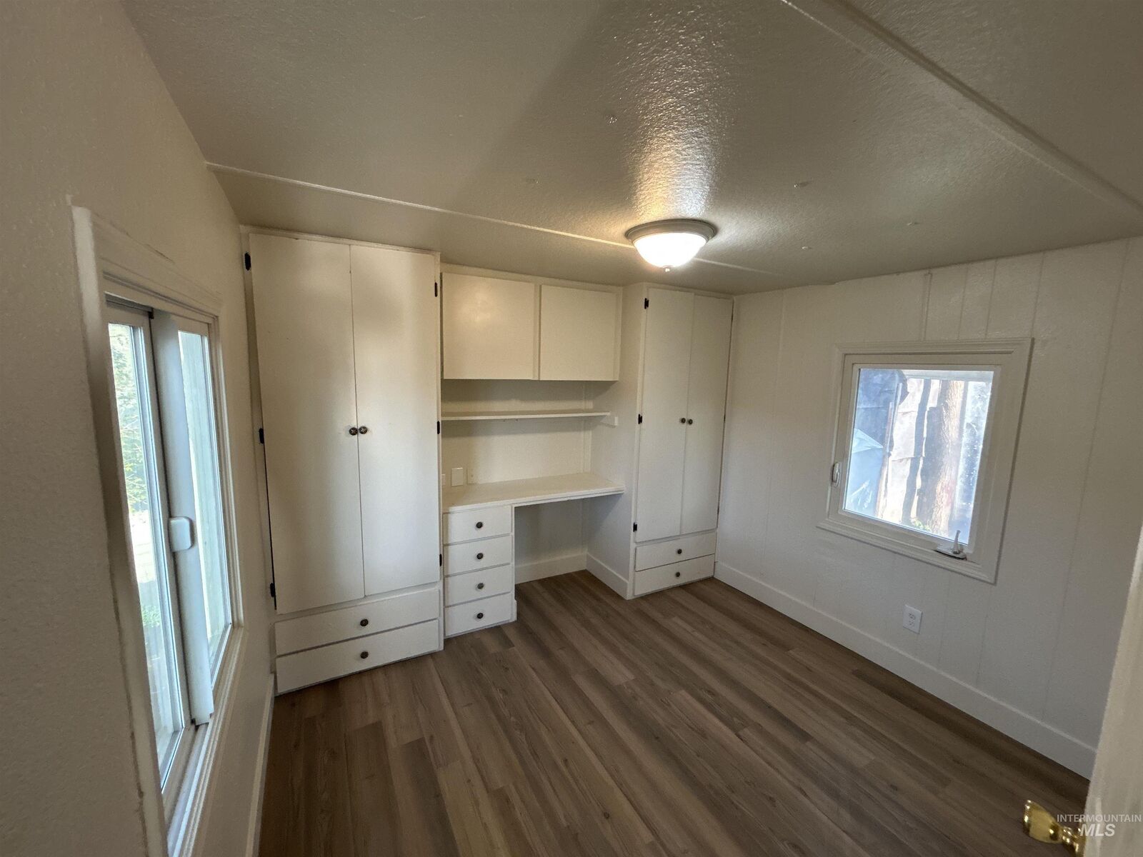 Property Photo: 1412 4th St 19 WA 99402