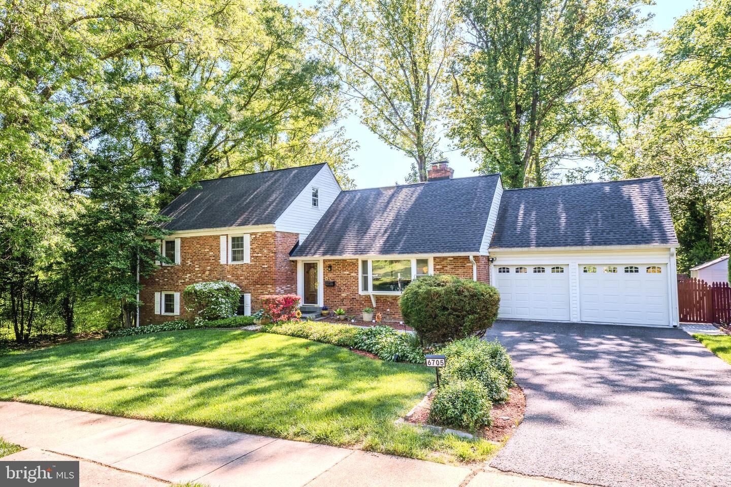 Property Photo:  6705 Bracken Court  VA 22152 