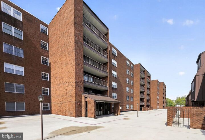 Property Photo:  213 Haddonfield Cmns Comn 213  NJ 08033 