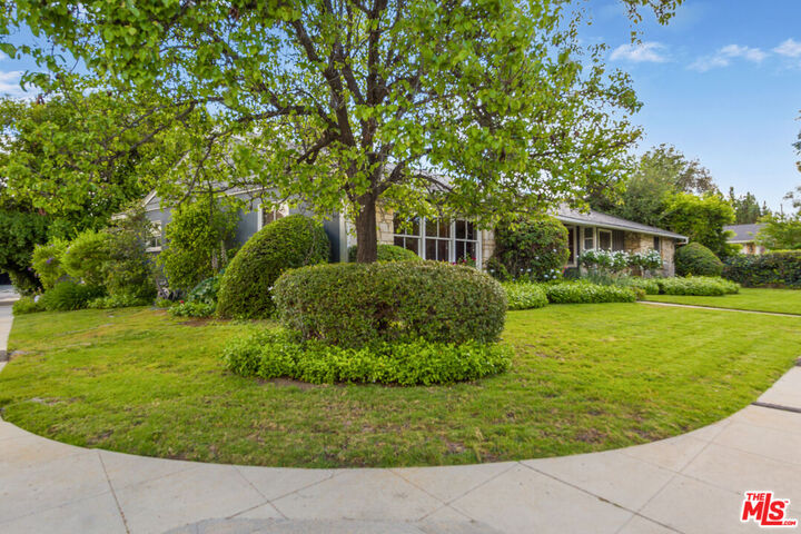 Property Photo:  4944 Texhoma Ave  CA 91316 