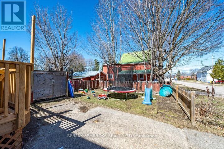 Property Photo:  503 Miller Street  ON K8A 5Z7 