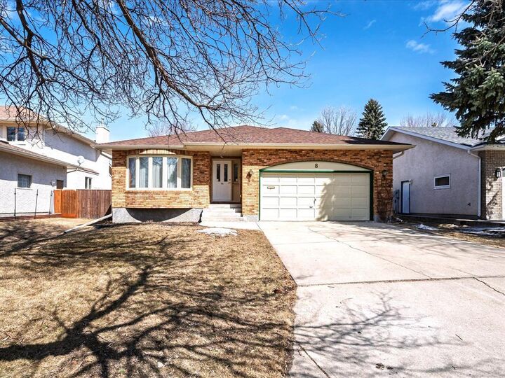 Property Photo:  8 Hookway Crescent  MB R3R 3J4 