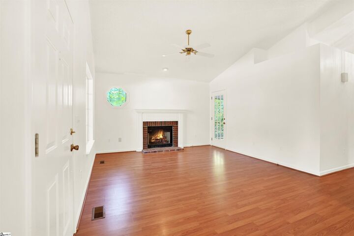 Property Photo:  7 Glenrock Lane  SC 29681 