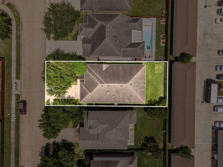 Property Photo: 2911 Empire Oaks Lane TX 77494