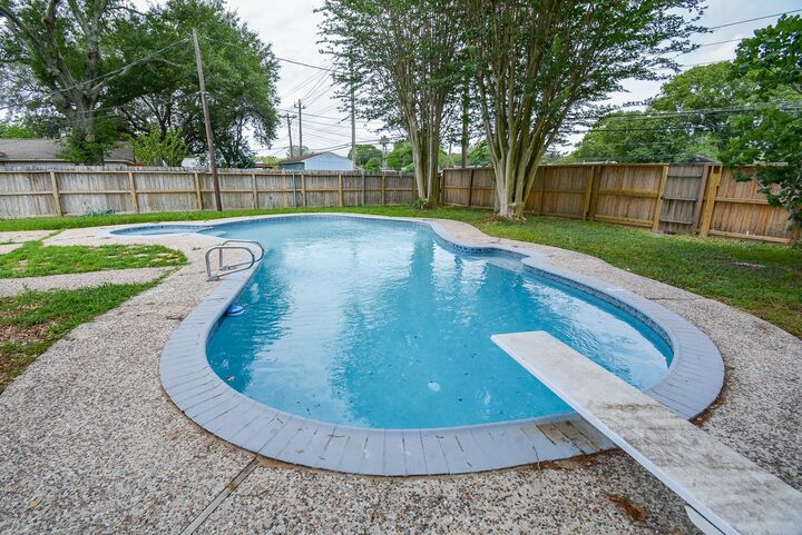 Property Photo: 6042 Willowbend Boulevard TX 77096