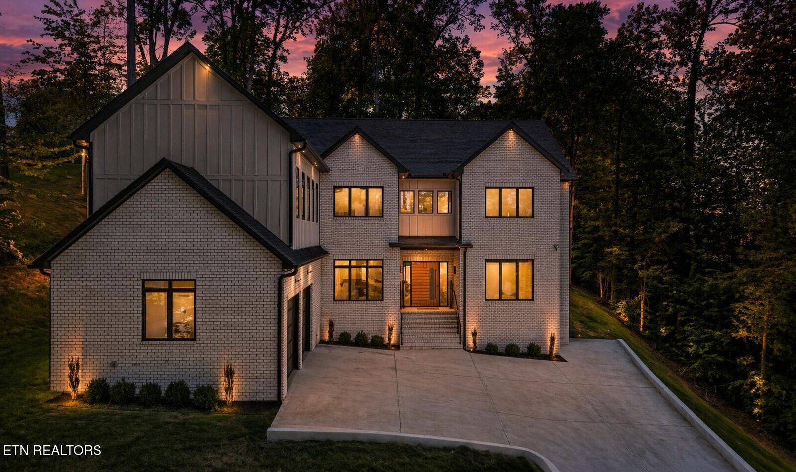 Property Photo:  1135 Oak Chase Blvd  TN 37772 