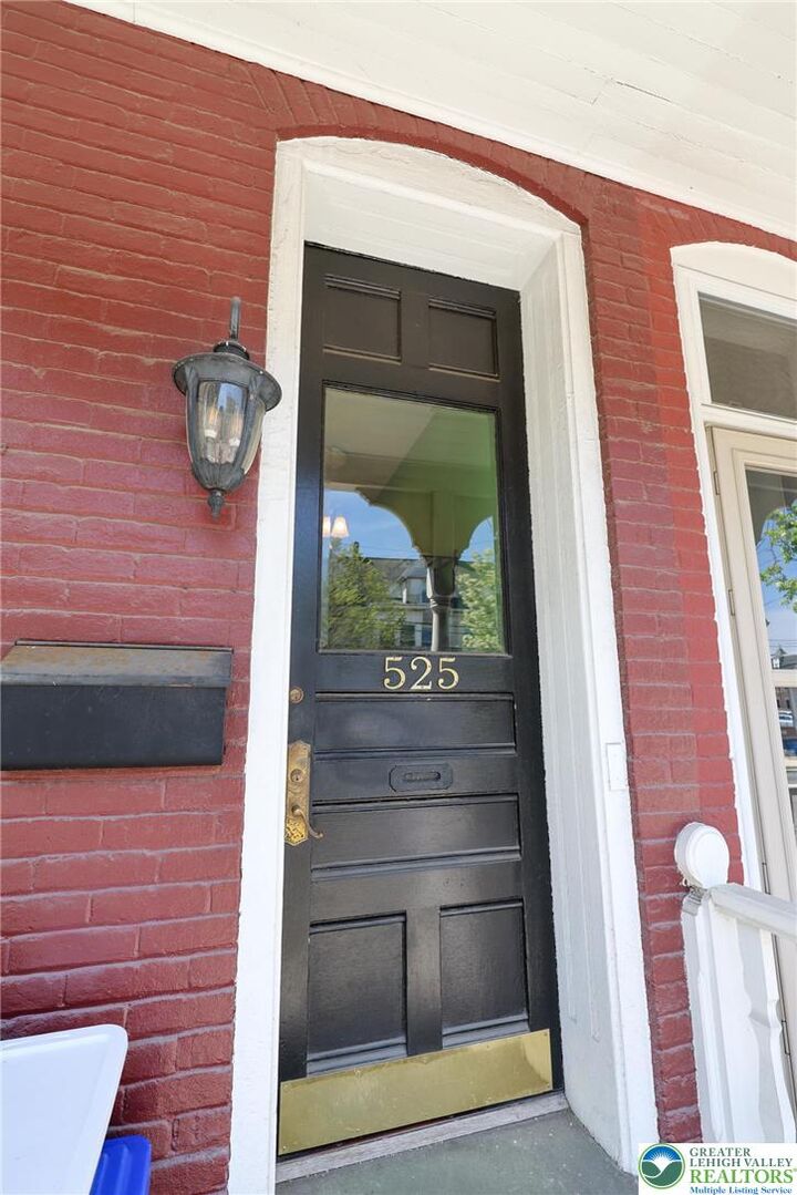 Property Photo:  525 3rd Avenue  PA 18018 