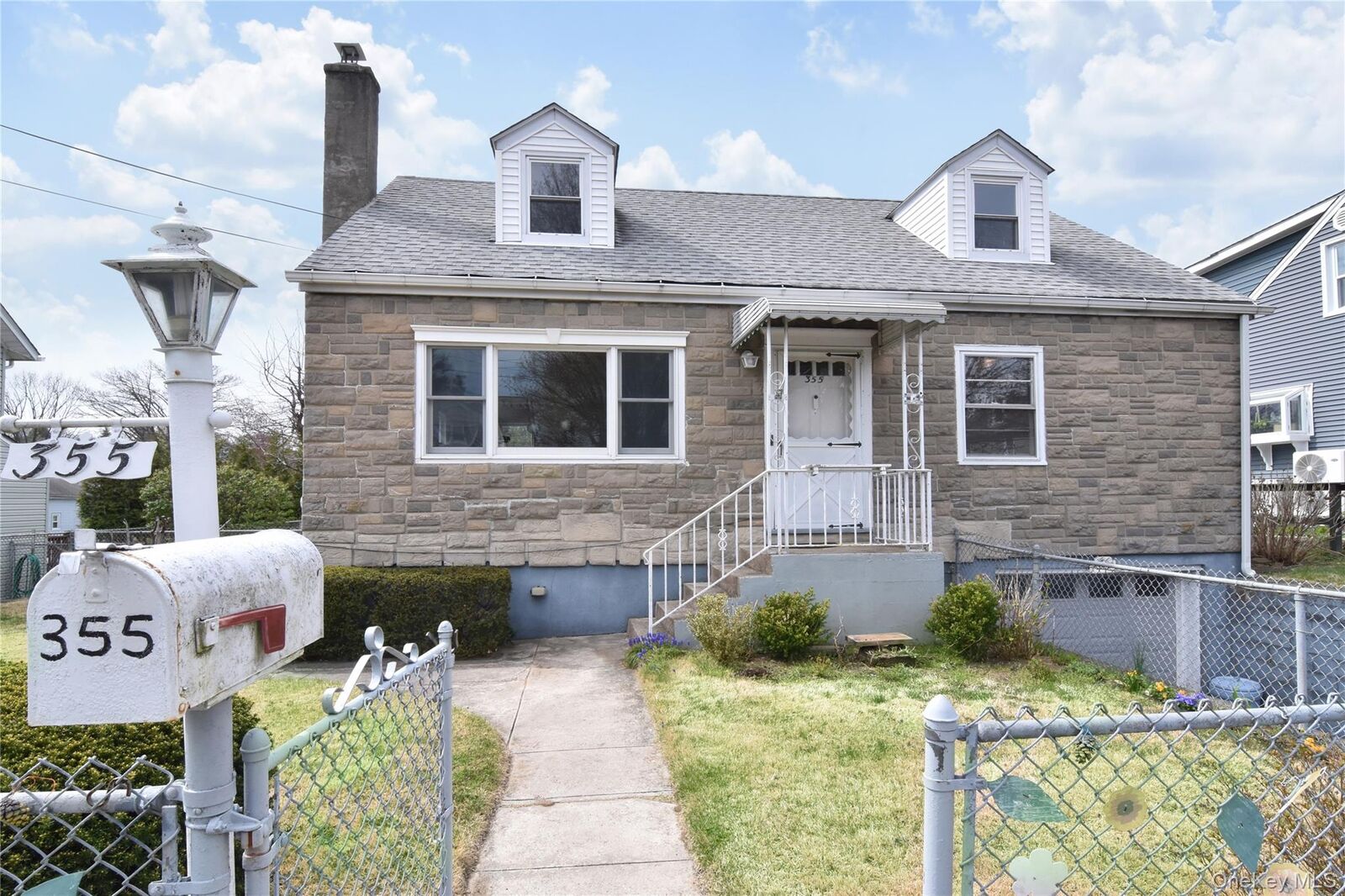 Property Photo:  355 Upland Avenue  NY 10703 