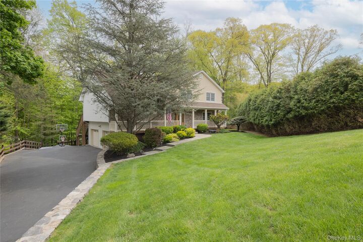 Property Photo:  1 Alexa Court  NY 10965 