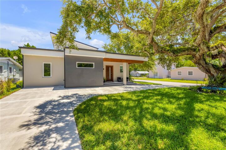 Property Photo:  3211 Saxon Drive  FL 32169 