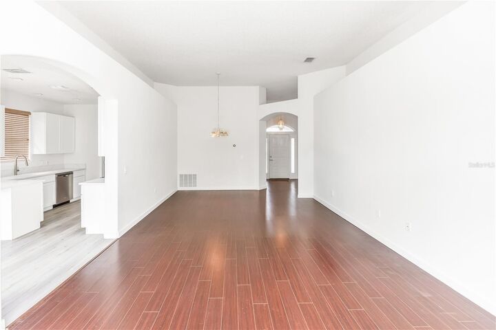 Property Photo:  1016 Lake Biscayne Way  FL 32824 