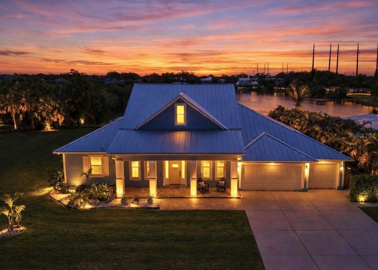 Property Photo:  8013 Key West Conch Drive  FL 33578 