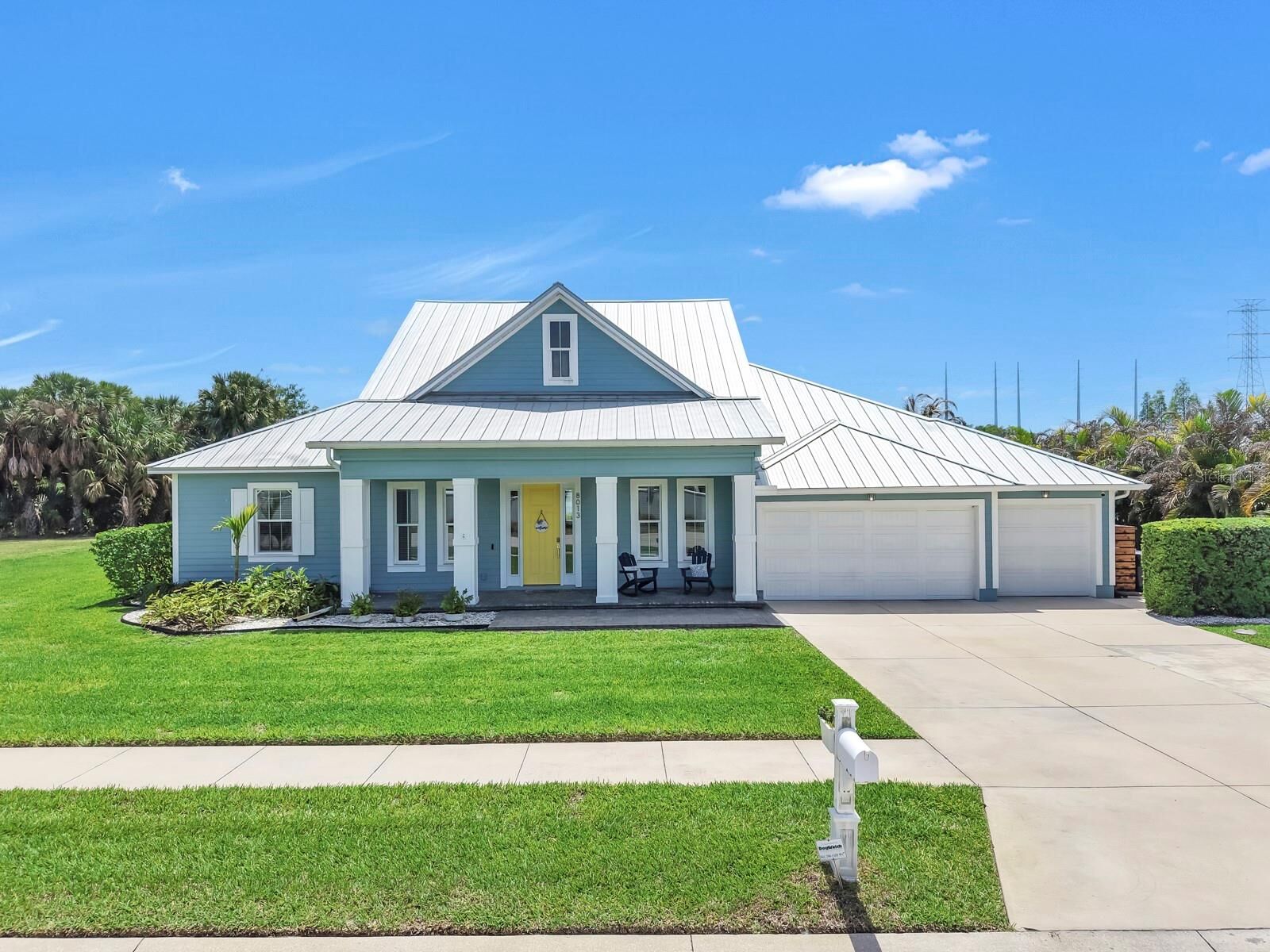 Property Photo: 8013 Key West Conch Drive FL 33578