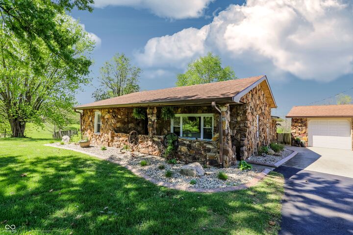 Property Photo:  5421 S 100 E  IN 46013 