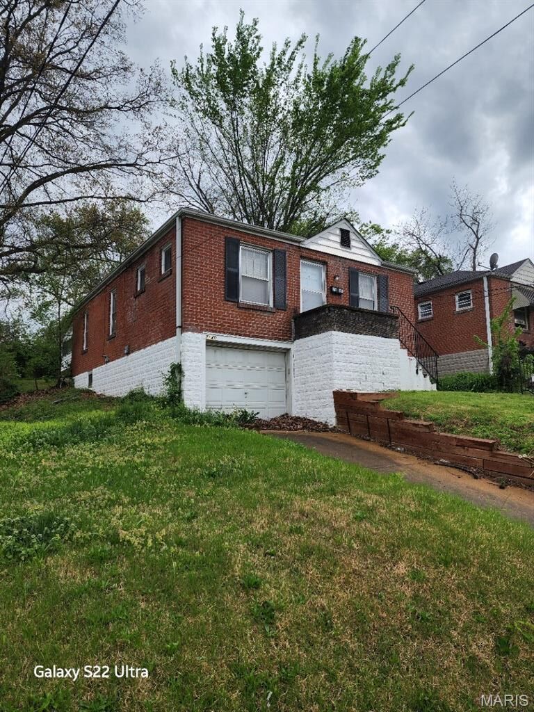 Property Photo:  