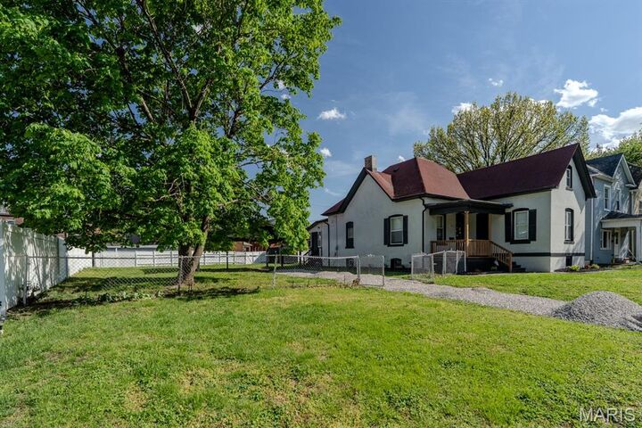 Property Photo: 2134 &Amp 2138 Cleveland Boulevard IL 62040