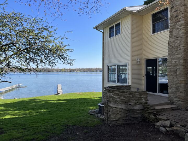 Property Photo:  425 Oakwood Avenue  MI 49234 