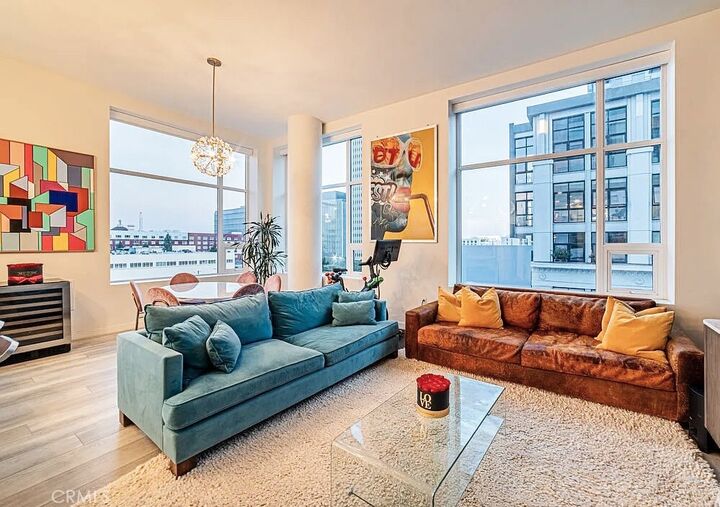 Property Photo:  1050 SE Grand  CA 90015 