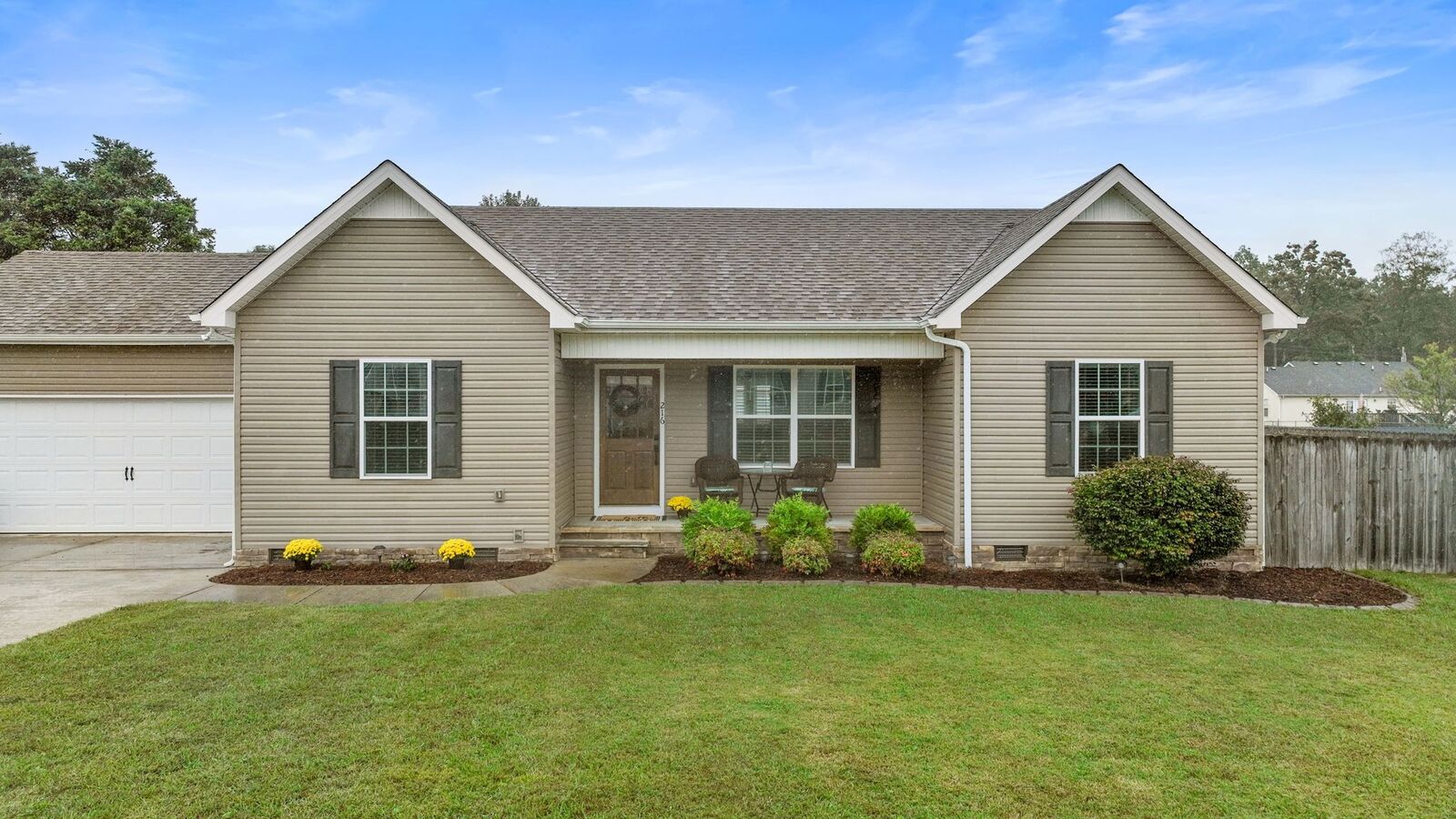 Property Photo:  216 Williamsburg Cir  TN 37388 