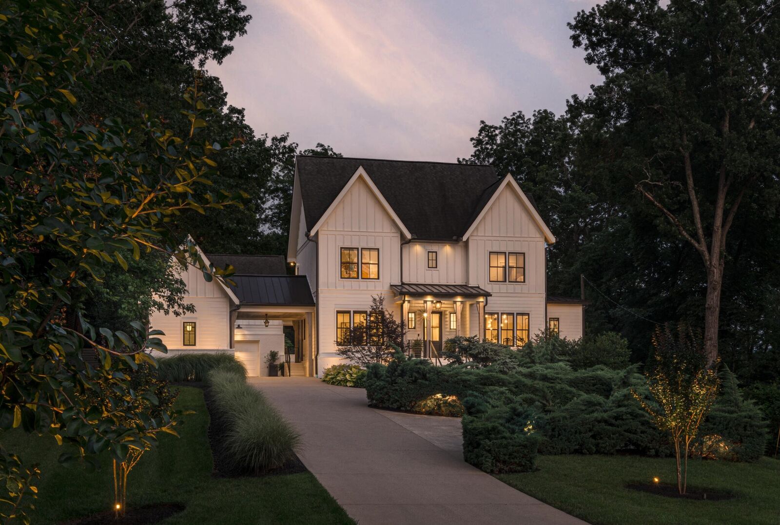 Property Photo:  4527 Beacon Dr  TN 37215 