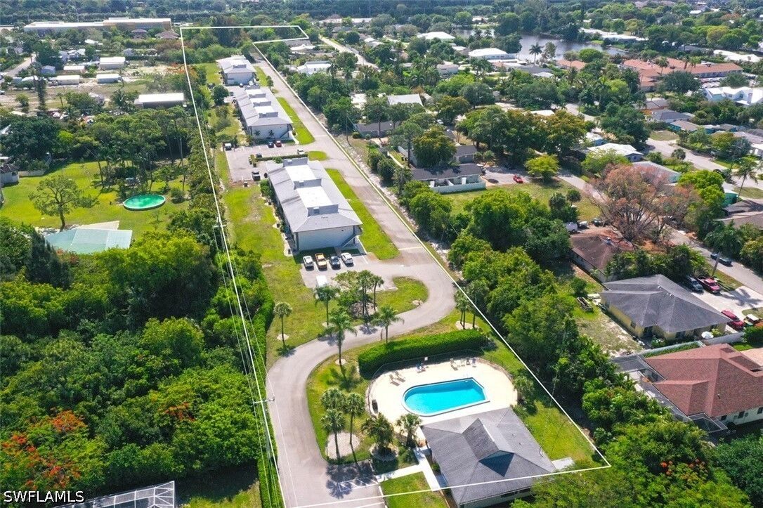 Property Photo:  1095 Rosemary Court  FL 34103 