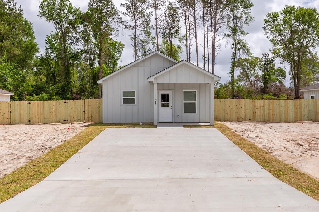 Property Photo:  1732 Sayers Street  TX 75904 