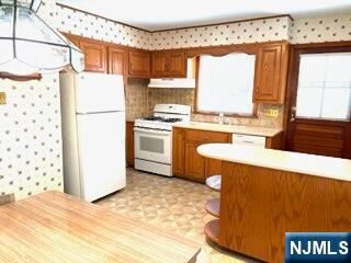 Property Photo:  734 Louise Court  NJ 07071 