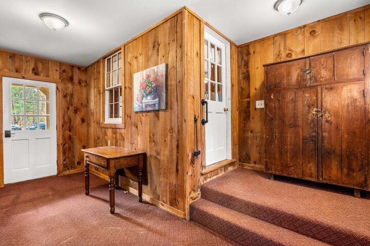 Property Photo:  6 Sirod Road  NH 03087 