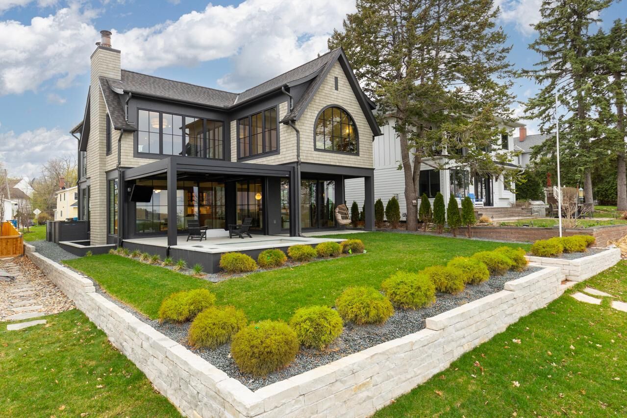 Property Photo:  254 Lake Street  MN 55331 